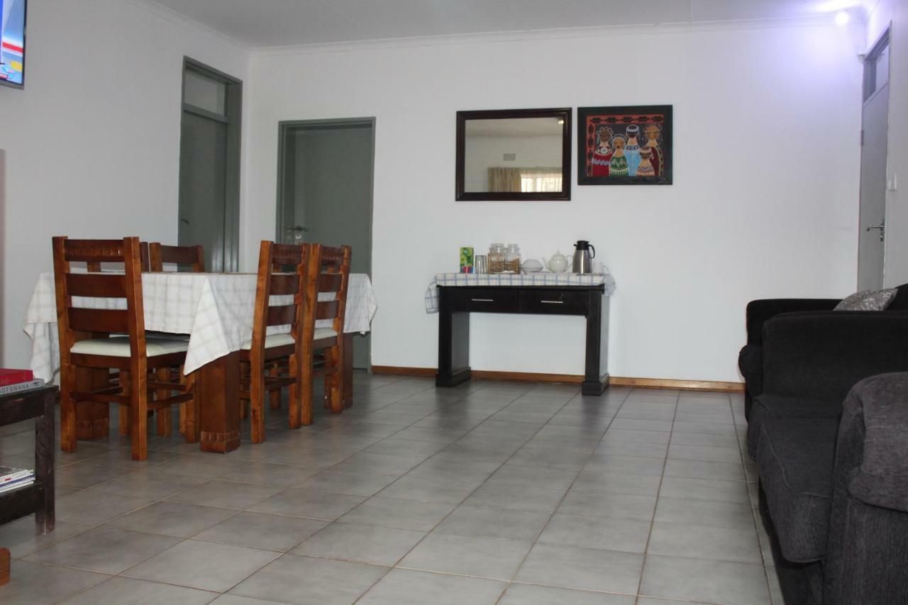 Strand Meadows B&B Gaborone Exterior foto